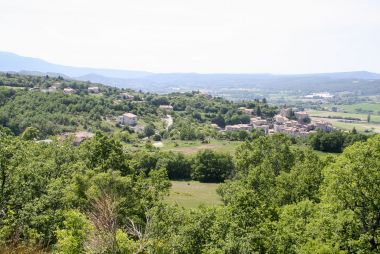 Village perché et extensions pavillonnaires (Villemus)